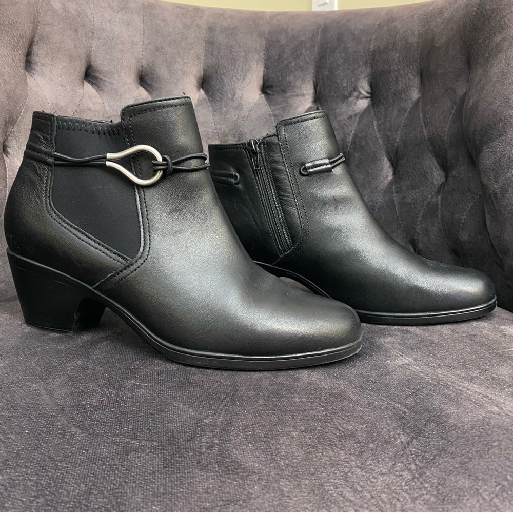 Clarks Women's Emily 2 Kaylie size 9 1/2